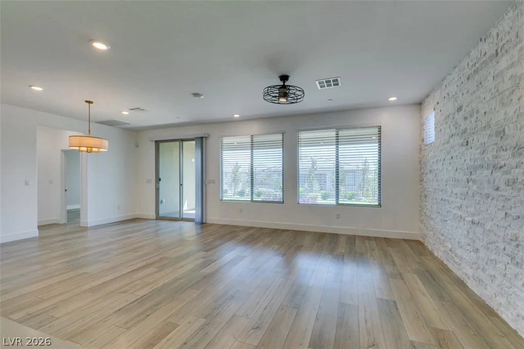 10184 Chrysolite, Las Vegas, NV 89143