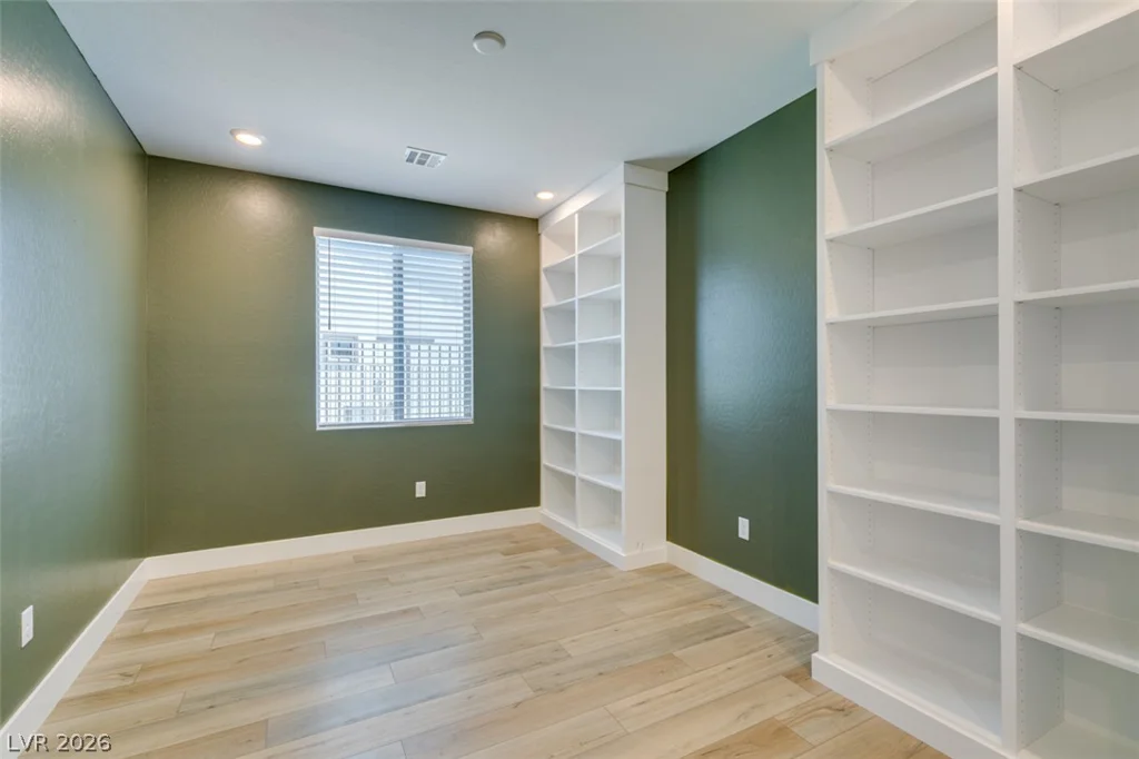 10184 Chrysolite, Las Vegas, NV 89143