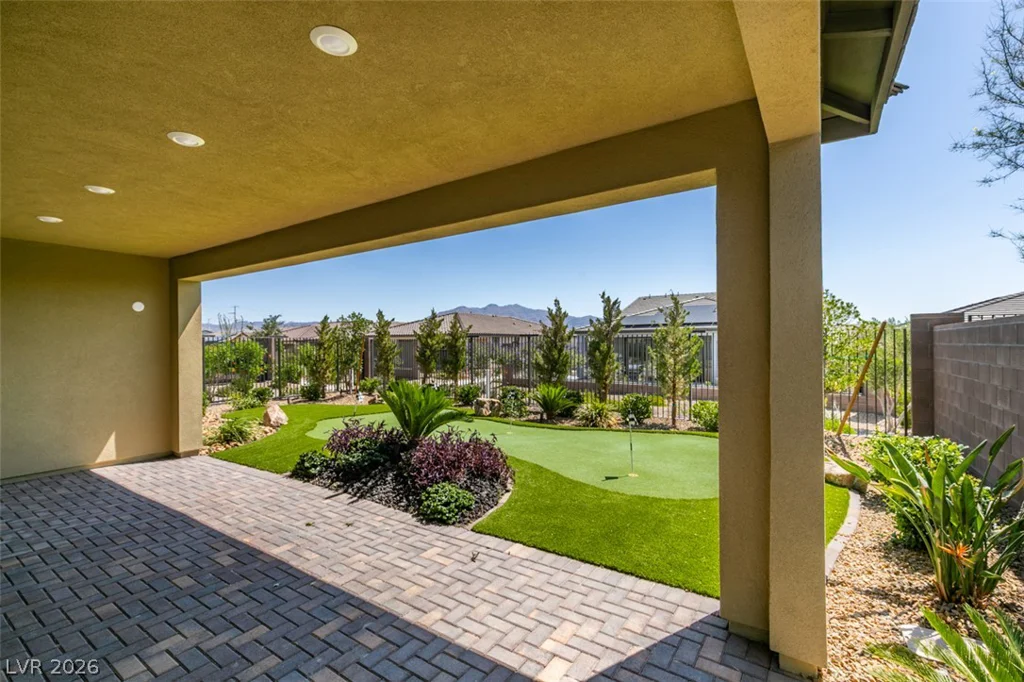 10184 Chrysolite, Las Vegas, NV 89143