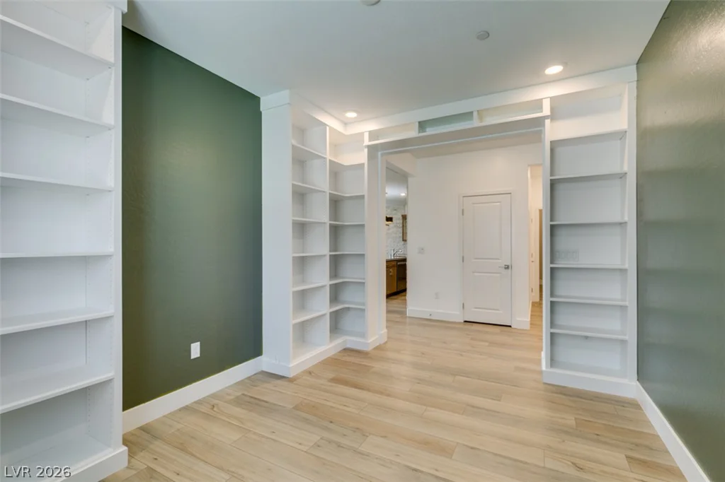 10184 Chrysolite, Las Vegas, NV 89143