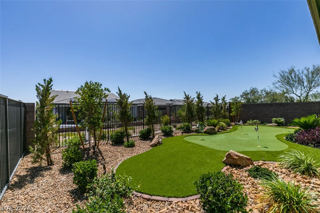 10184 Chrysolite, Las Vegas, NV 89143