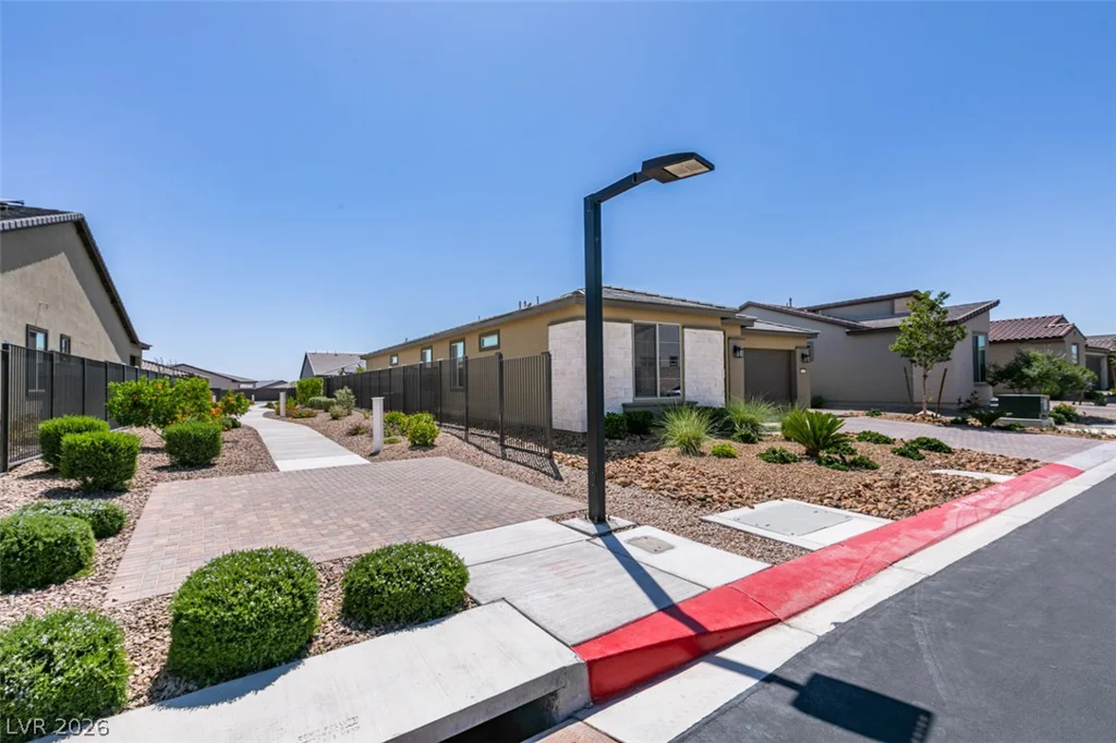 10184 Chrysolite, Las Vegas, NV 89143
