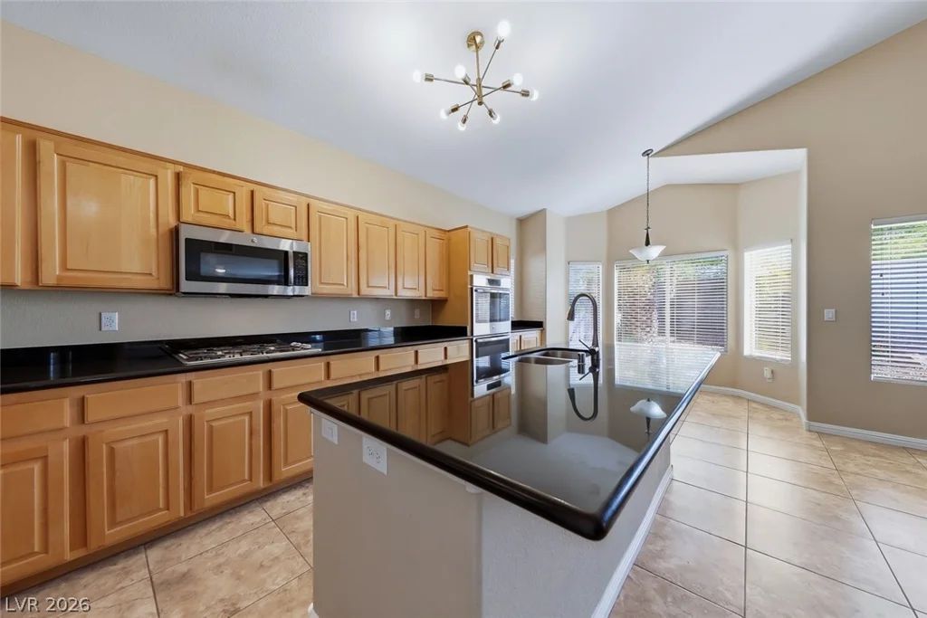 10501 Pacific Palisades, Las Vegas, NV 89144