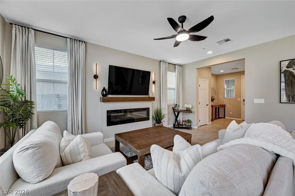 372 Silva, Henderson, NV 89011