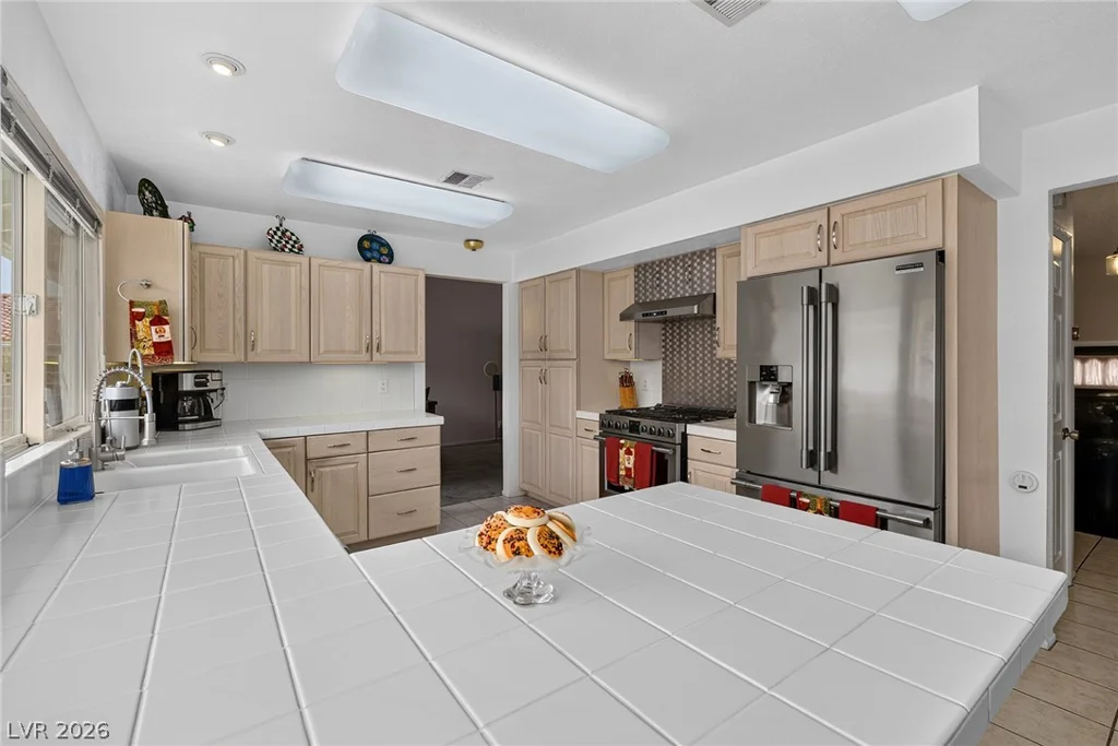 991 Perez, Las Vegas, NV 89123
