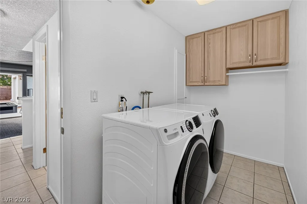 991 Perez, Las Vegas, NV 89123