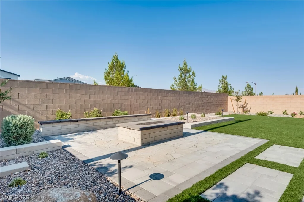 10226 Pleasant Knoll, Las Vegas, NV 89166