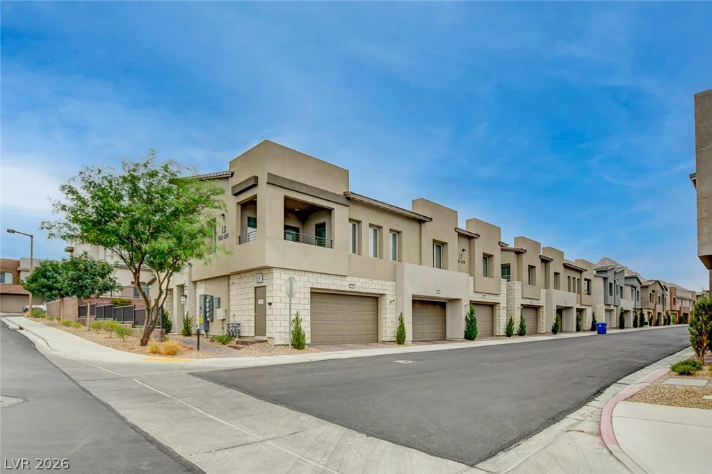 600 Carriage Hill, Las Vegas, NV 89138