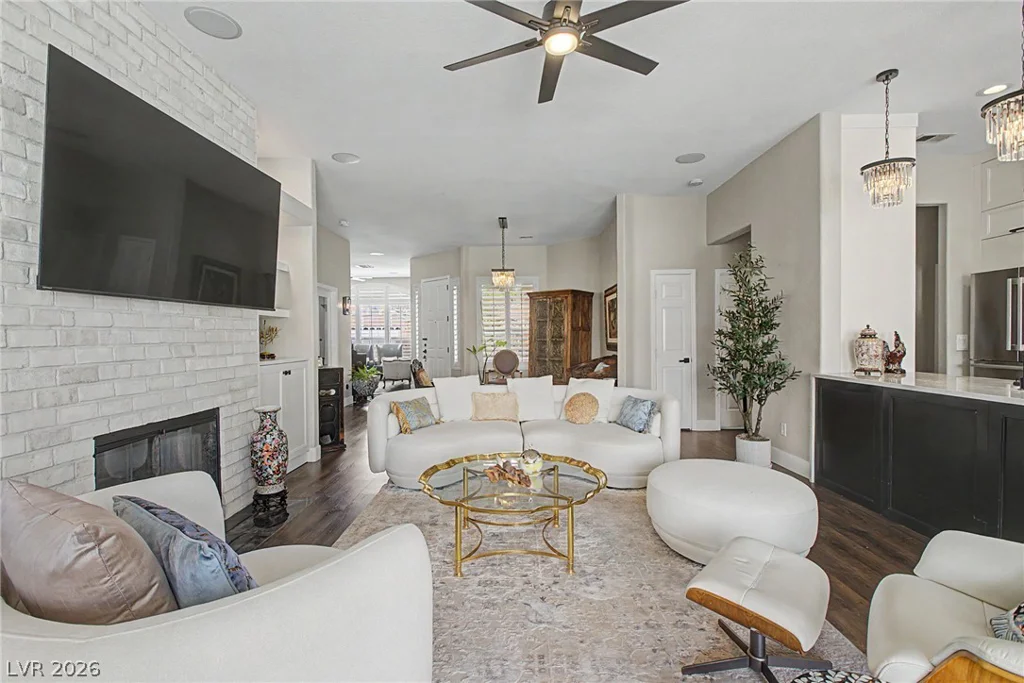 8624 Desert Bird, Las Vegas, NV 89145