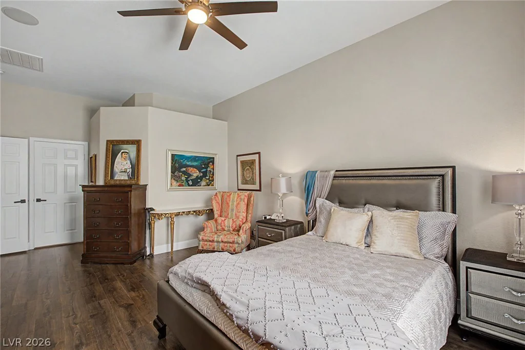 8624 Desert Bird, Las Vegas, NV 89145