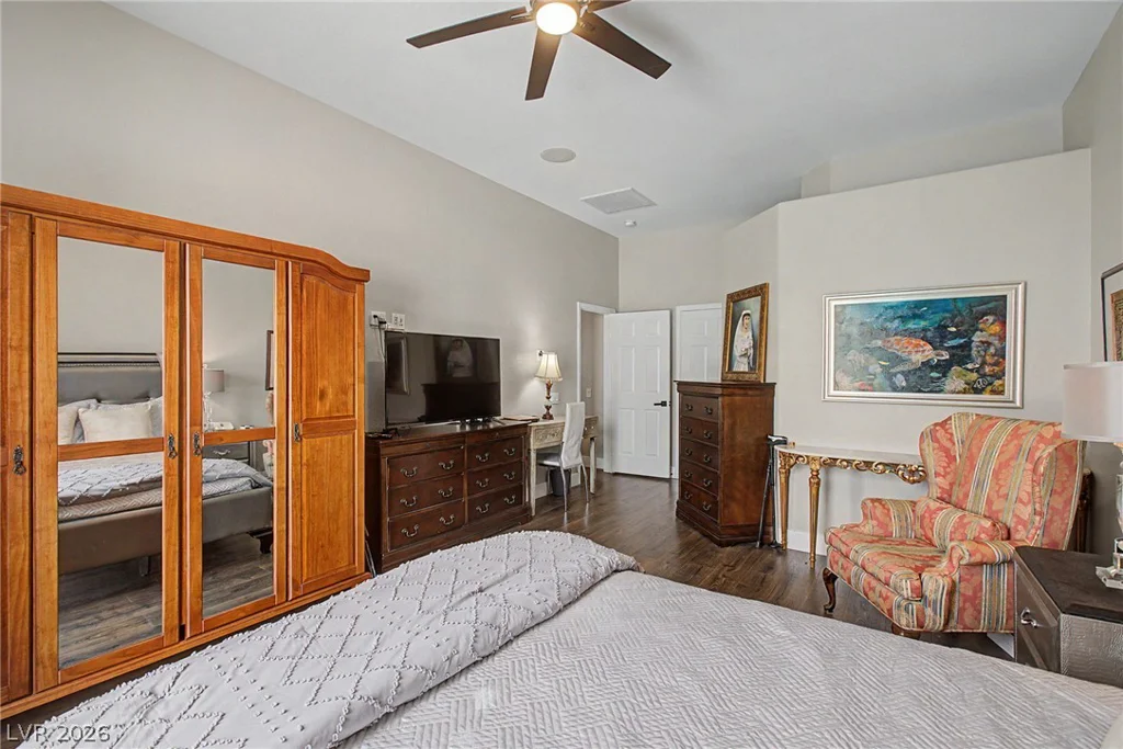 8624 Desert Bird, Las Vegas, NV 89145
