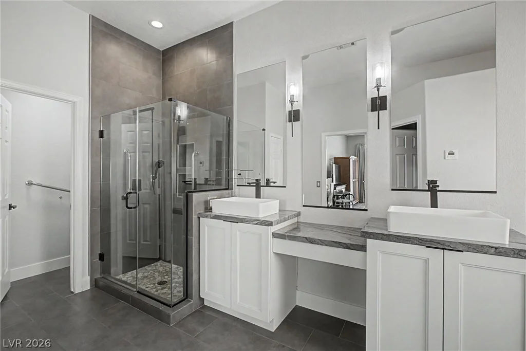 8624 Desert Bird, Las Vegas, NV 89145