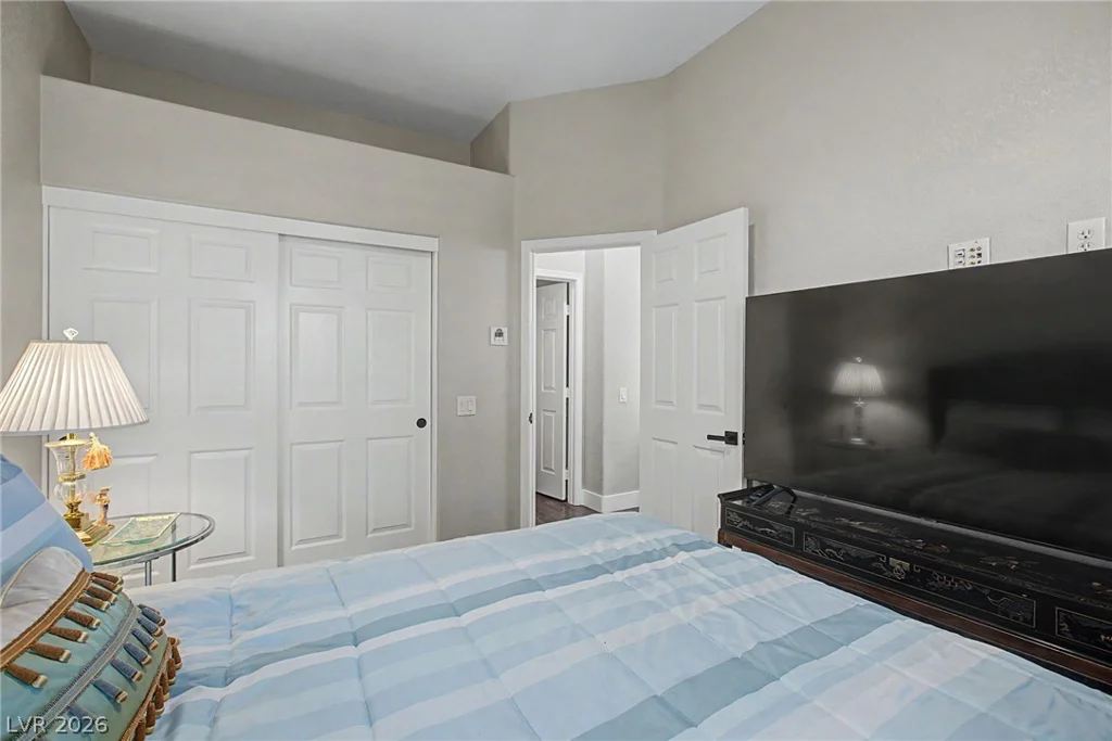 8624 Desert Bird, Las Vegas, NV 89145