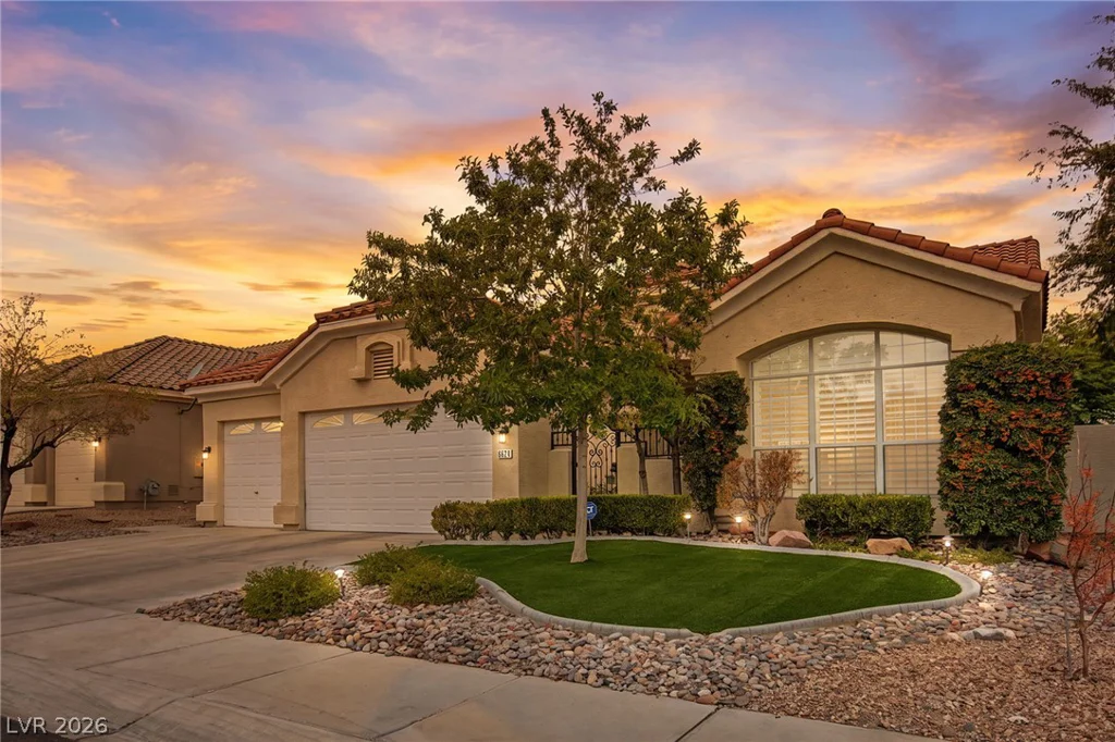 8624 Desert Bird, Las Vegas, NV 89145