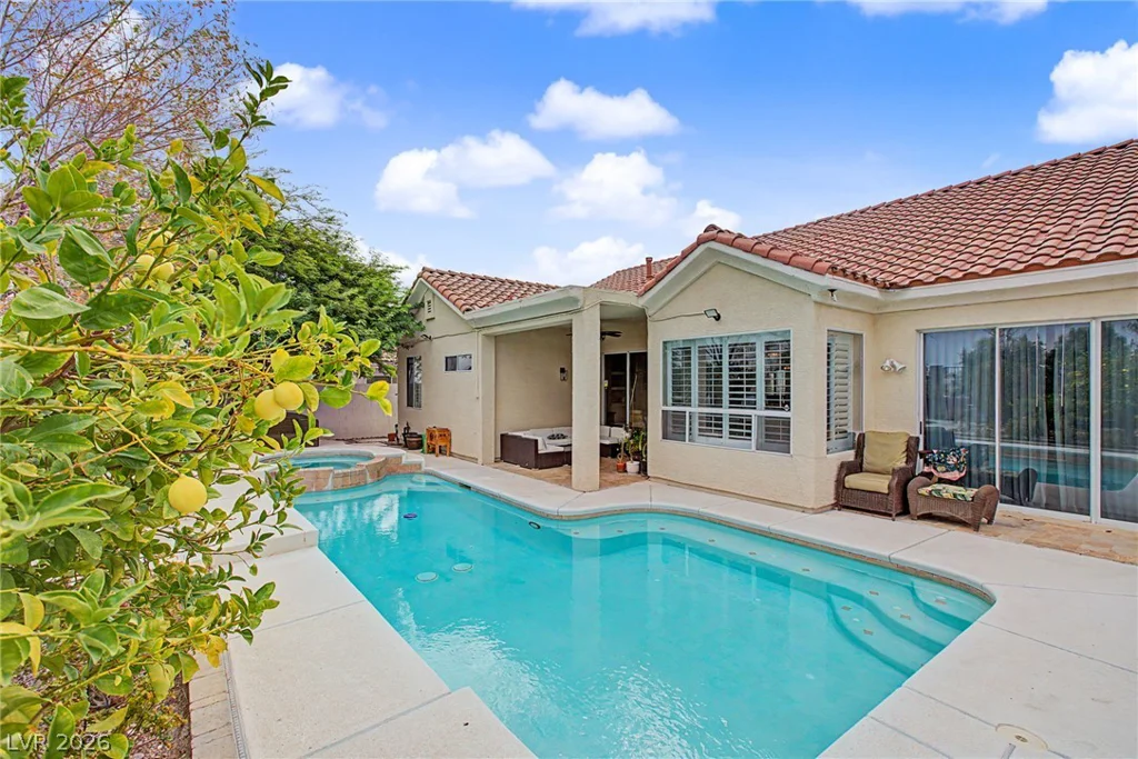 8624 Desert Bird, Las Vegas, NV 89145