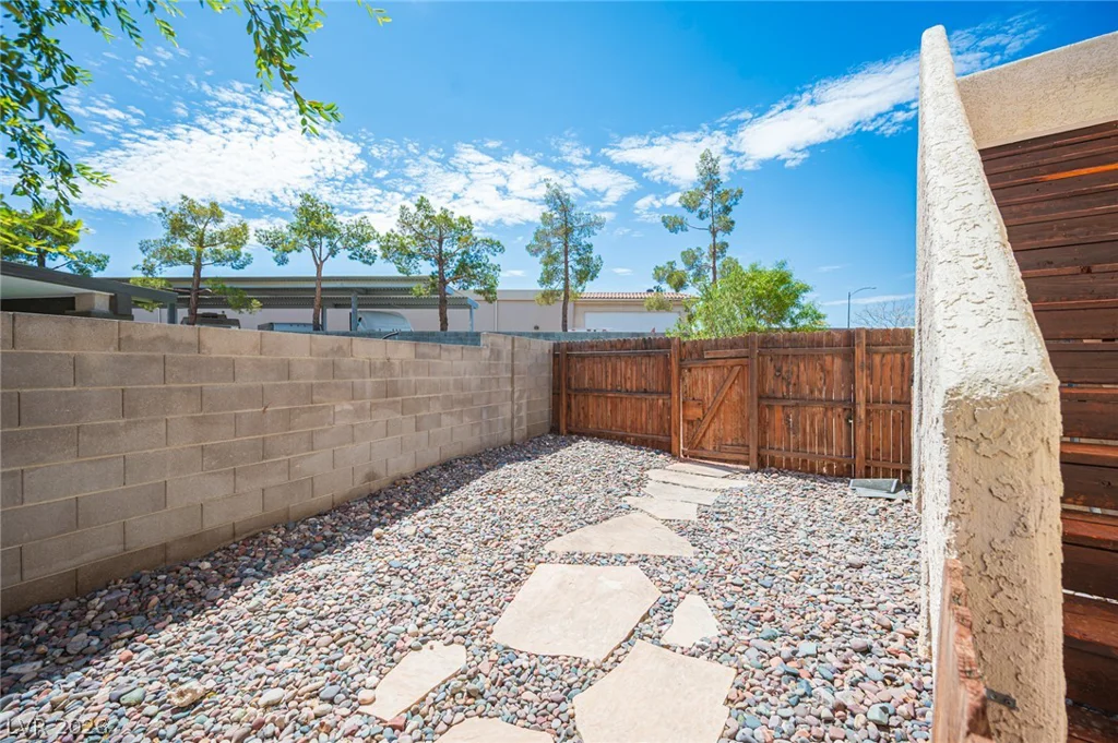 7845 Mission Point, Las Vegas, NV 89149