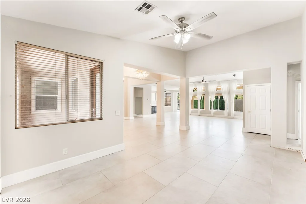 8225 Weeping Springs, Las Vegas, NV 89131