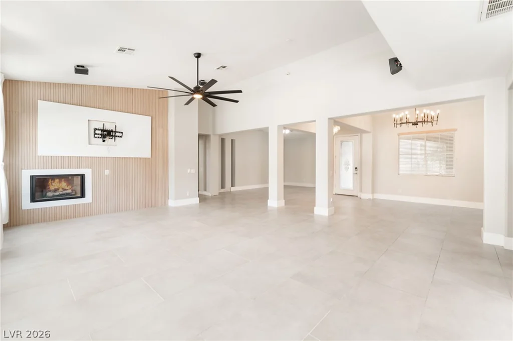 8225 Weeping Springs, Las Vegas, NV 89131