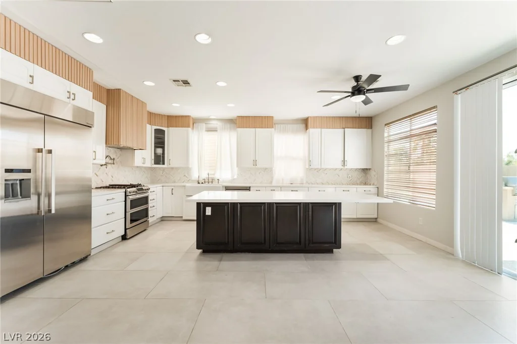 8225 Weeping Springs, Las Vegas, NV 89131
