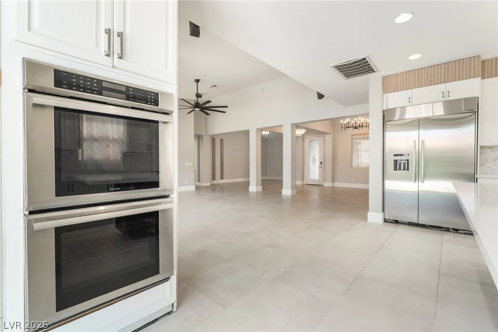 8225 Weeping Springs, Las Vegas, NV 89131