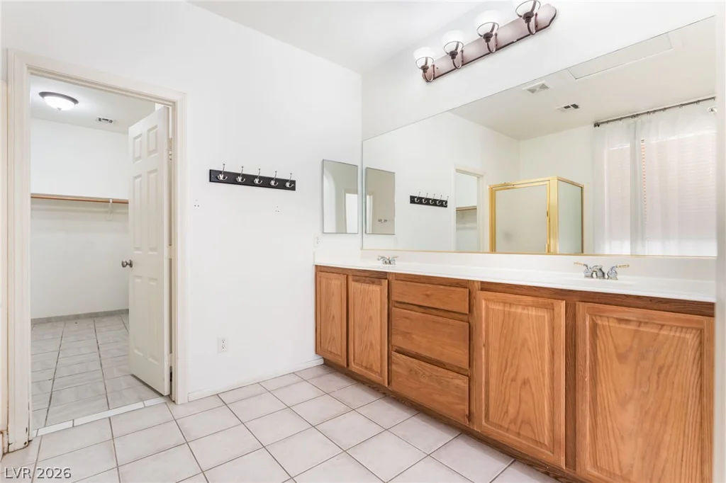 8225 Weeping Springs, Las Vegas, NV 89131