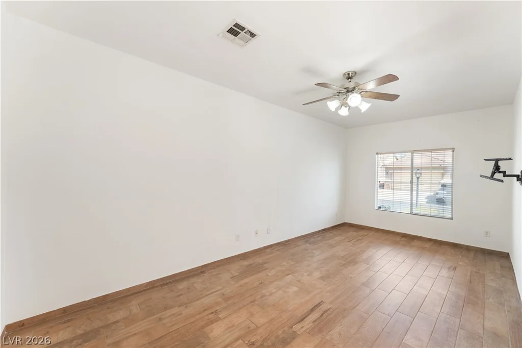 8225 Weeping Springs, Las Vegas, NV 89131
