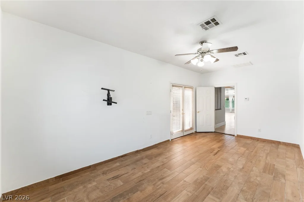 8225 Weeping Springs, Las Vegas, NV 89131
