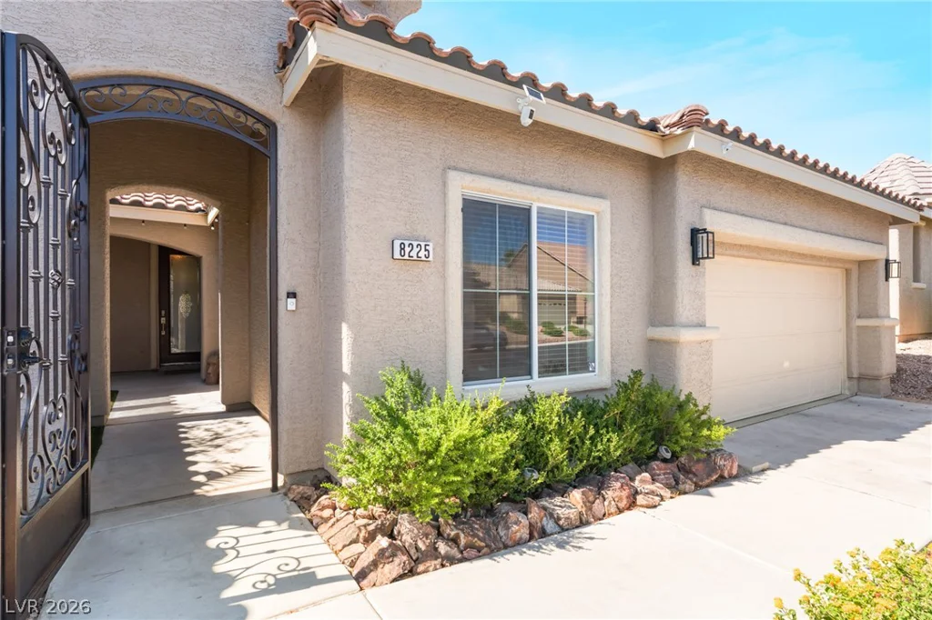 8225 Weeping Springs, Las Vegas, NV 89131