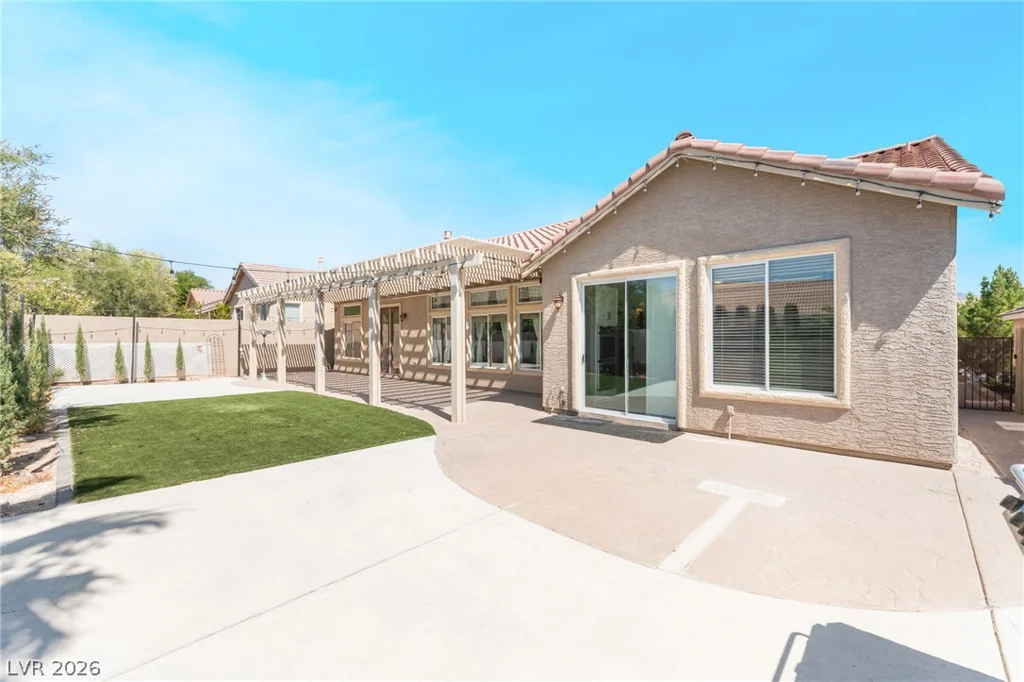 8225 Weeping Springs, Las Vegas, NV 89131