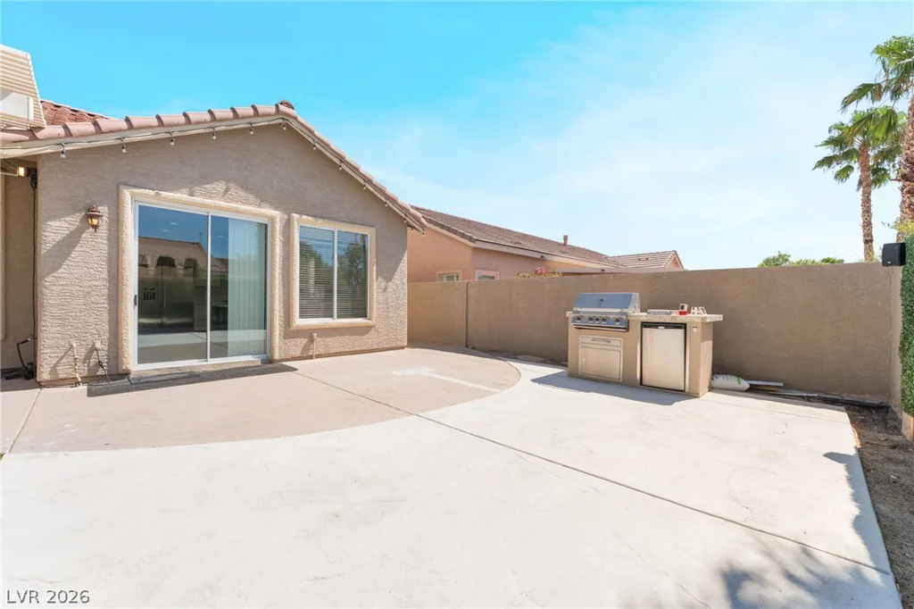 8225 Weeping Springs, Las Vegas, NV 89131