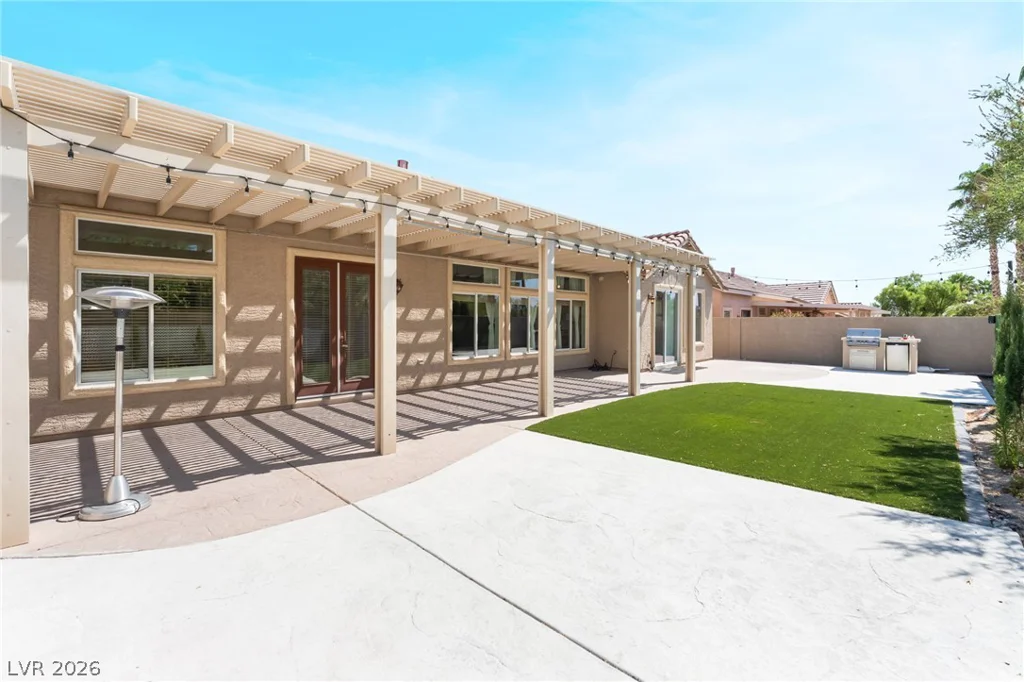 8225 Weeping Springs, Las Vegas, NV 89131