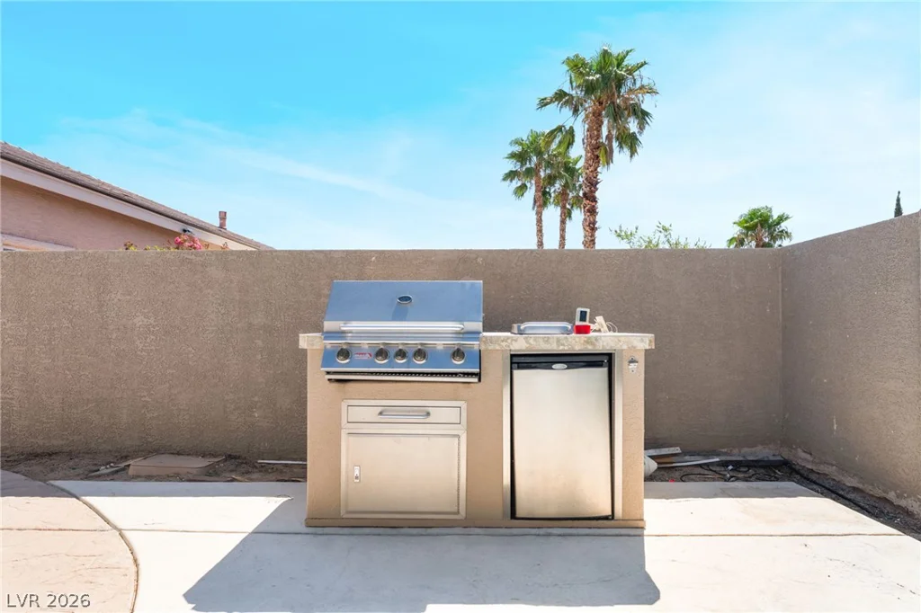 8225 Weeping Springs, Las Vegas, NV 89131