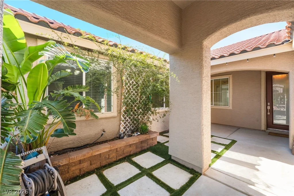 8225 Weeping Springs, Las Vegas, NV 89131