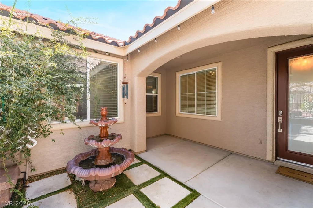 8225 Weeping Springs, Las Vegas, NV 89131