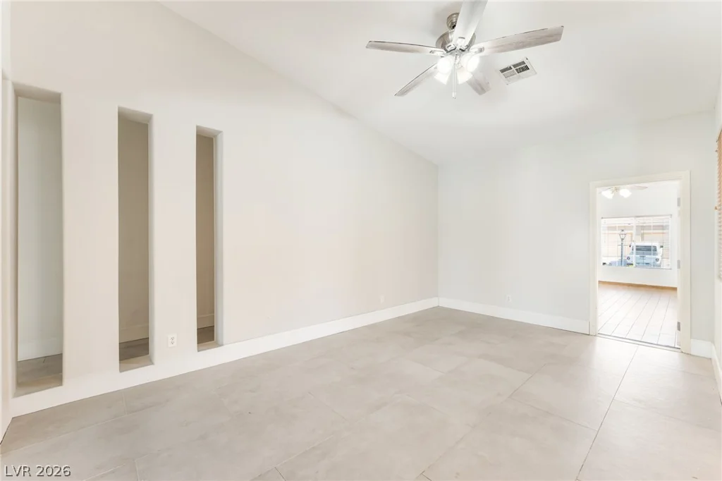 8225 Weeping Springs, Las Vegas, NV 89131