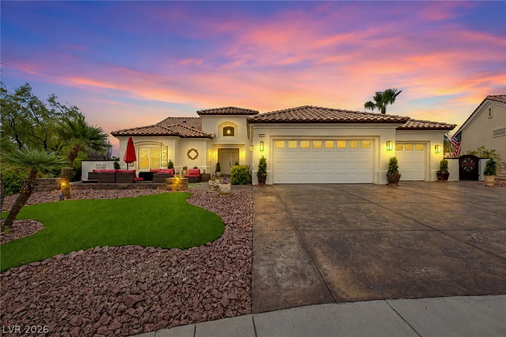10001 Cresent Creek, Las Vegas, NV 89134