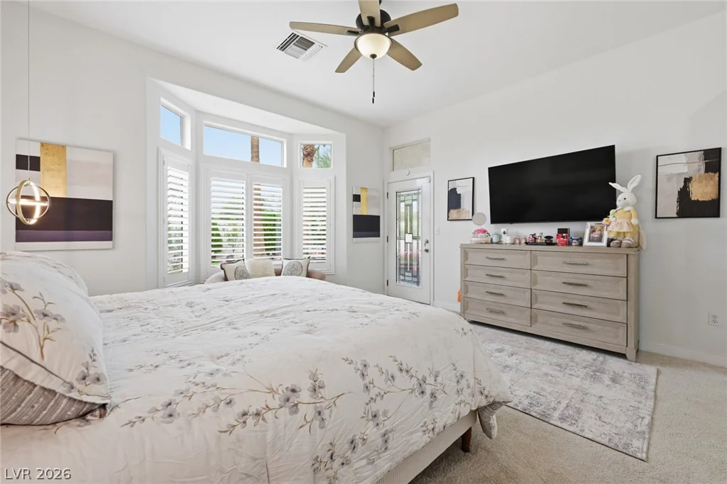 10001 Cresent Creek, Las Vegas, NV 89134