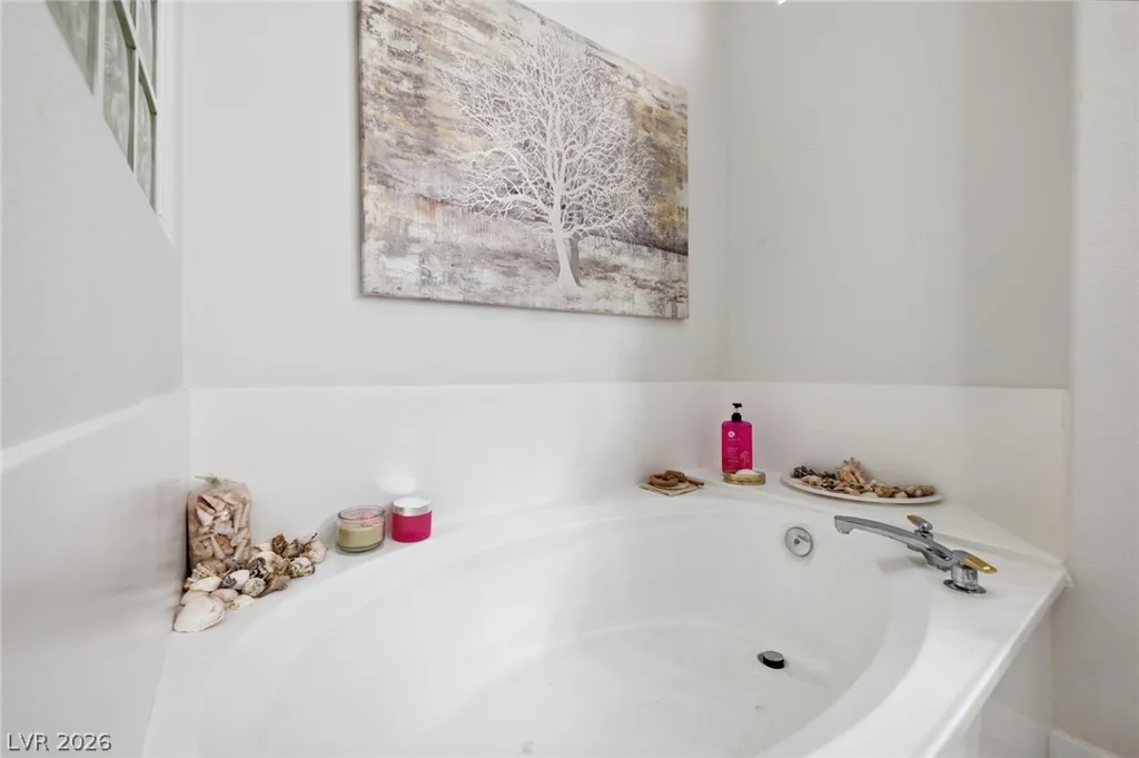 10001 Cresent Creek, Las Vegas, NV 89134