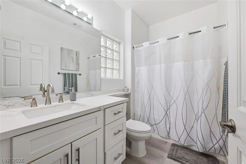 10001 Cresent Creek, Las Vegas, NV 89134