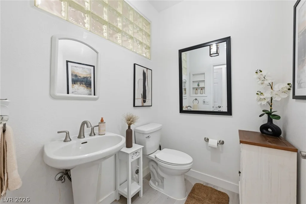 10001 Cresent Creek, Las Vegas, NV 89134