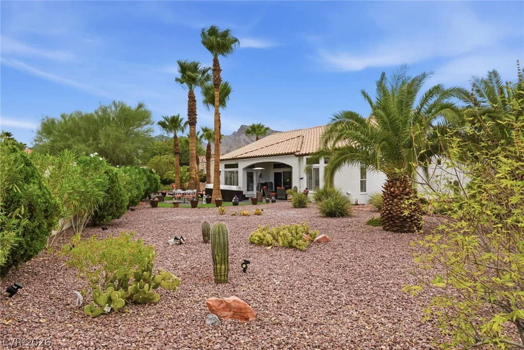 10001 Cresent Creek, Las Vegas, NV 89134