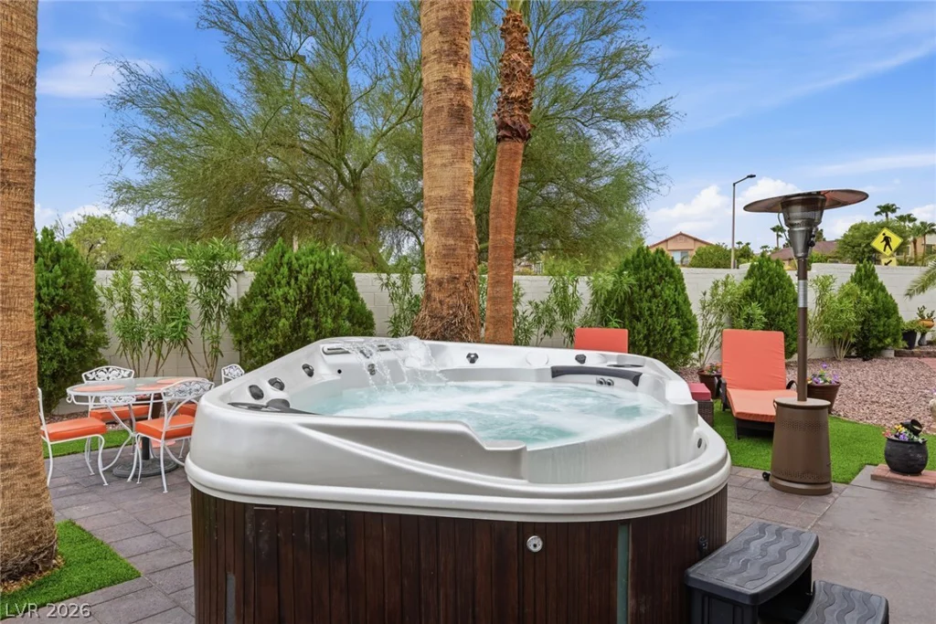 10001 Cresent Creek, Las Vegas, NV 89134