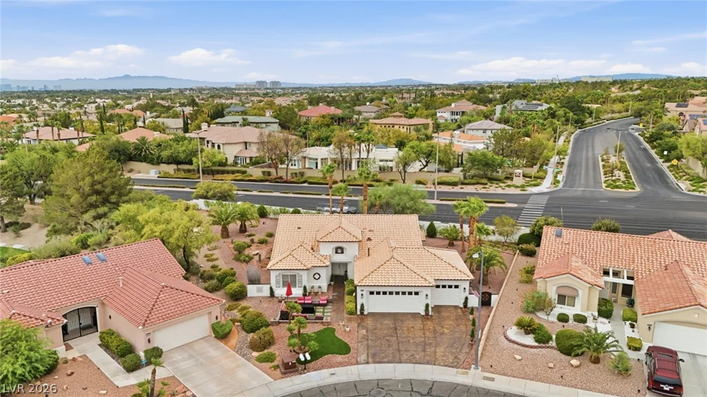 10001 Cresent Creek, Las Vegas, NV 89134