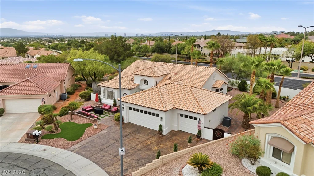 10001 Cresent Creek, Las Vegas, NV 89134