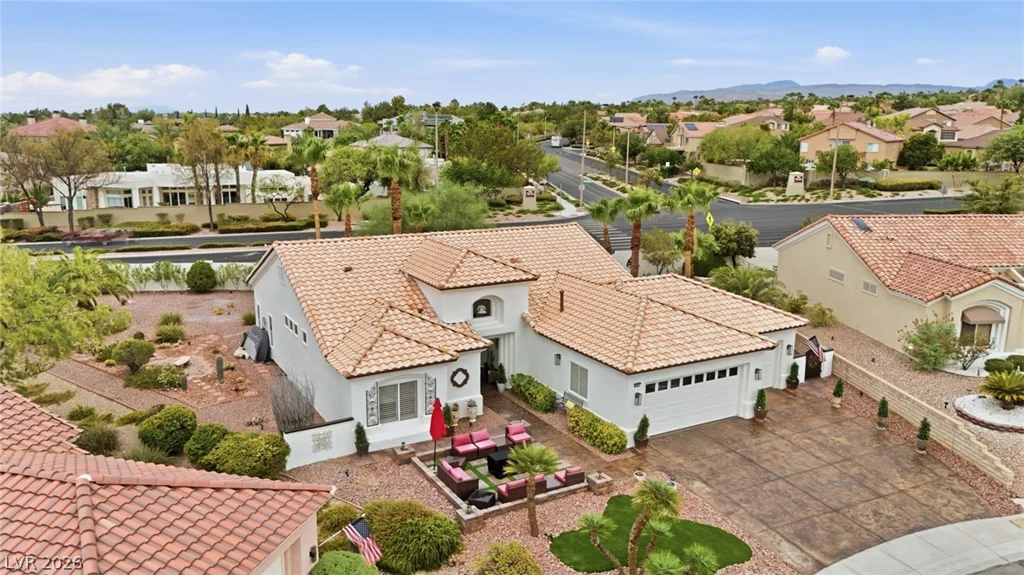 10001 Cresent Creek, Las Vegas, NV 89134