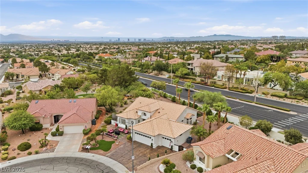 10001 Cresent Creek, Las Vegas, NV 89134