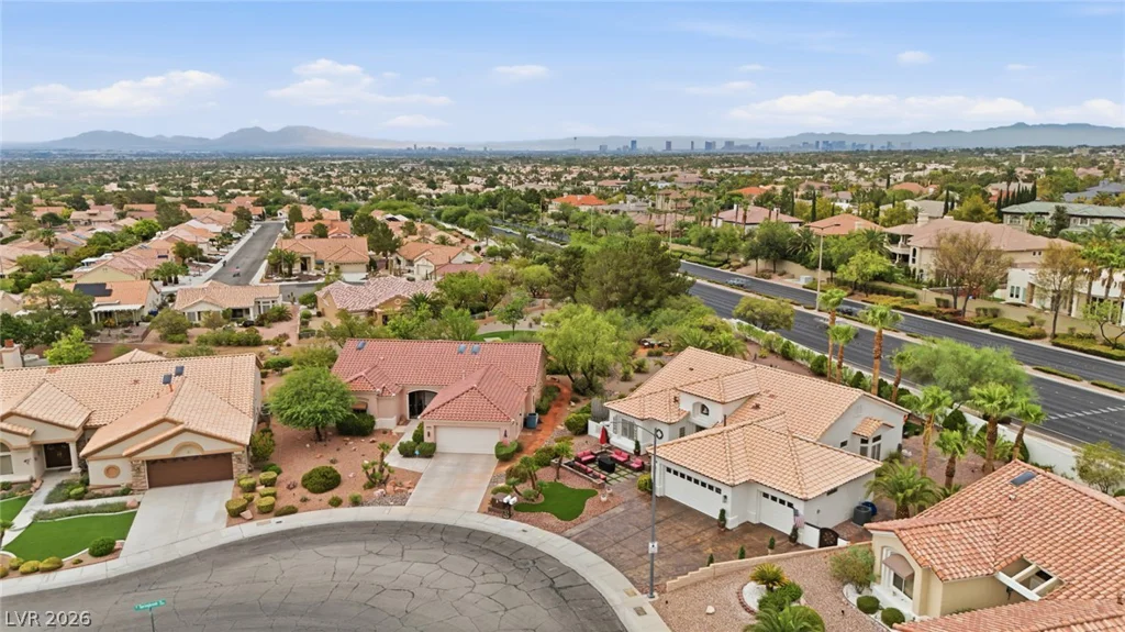 10001 Cresent Creek, Las Vegas, NV 89134