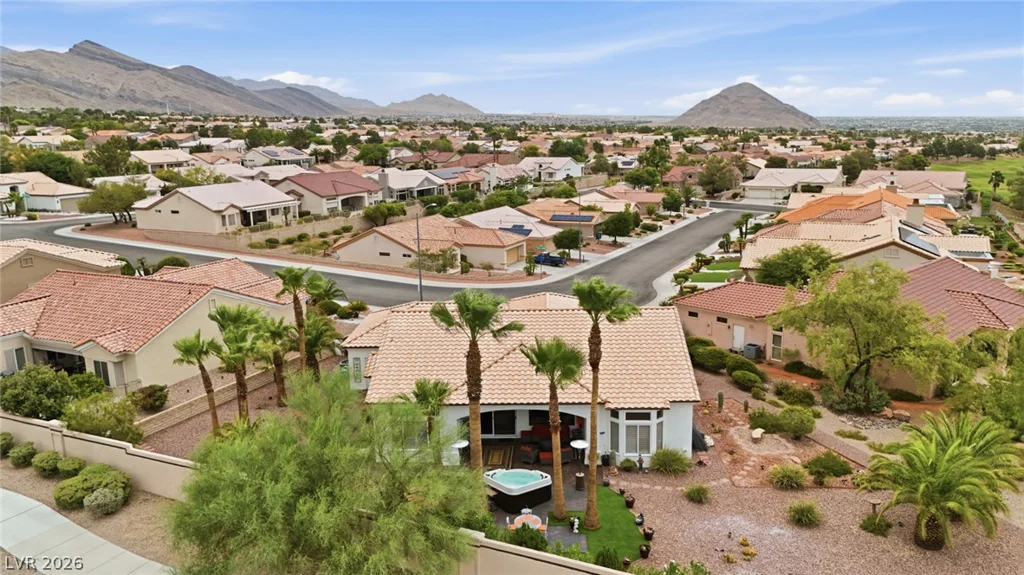 10001 Cresent Creek, Las Vegas, NV 89134
