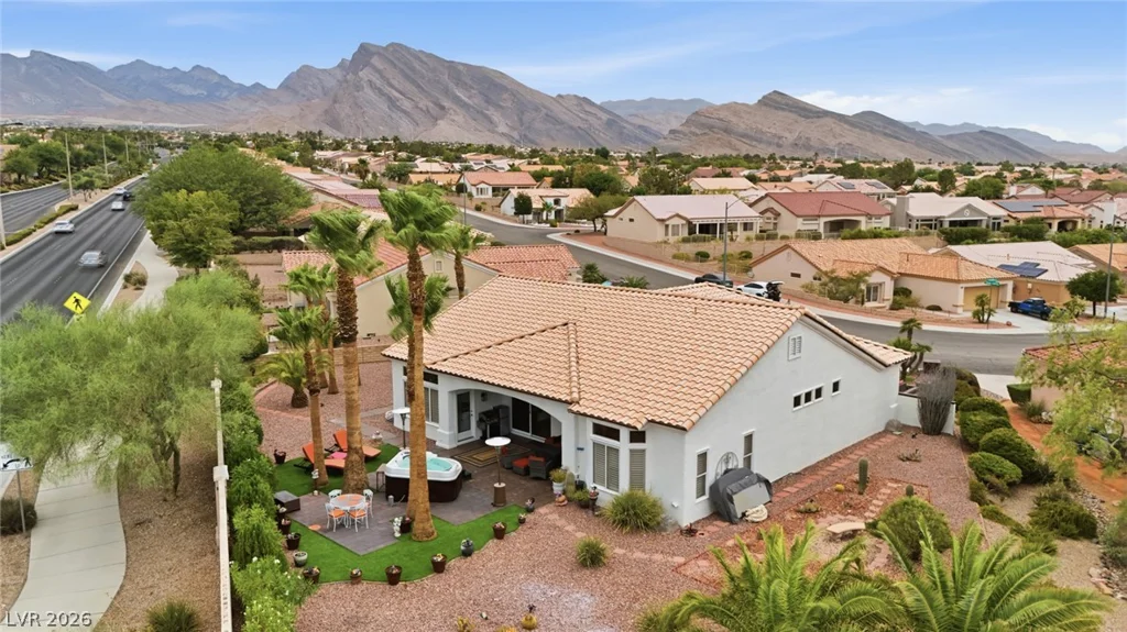 10001 Cresent Creek, Las Vegas, NV 89134