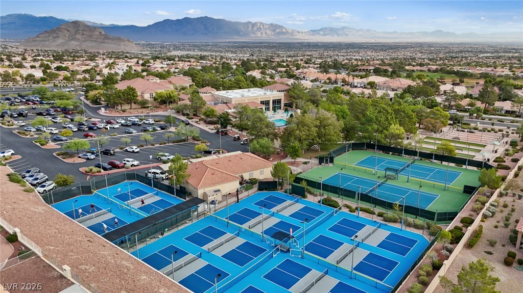 10001 Cresent Creek, Las Vegas, NV 89134